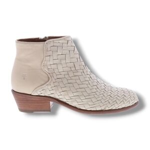 FRYE Carson Woven Bootie in off-white 9